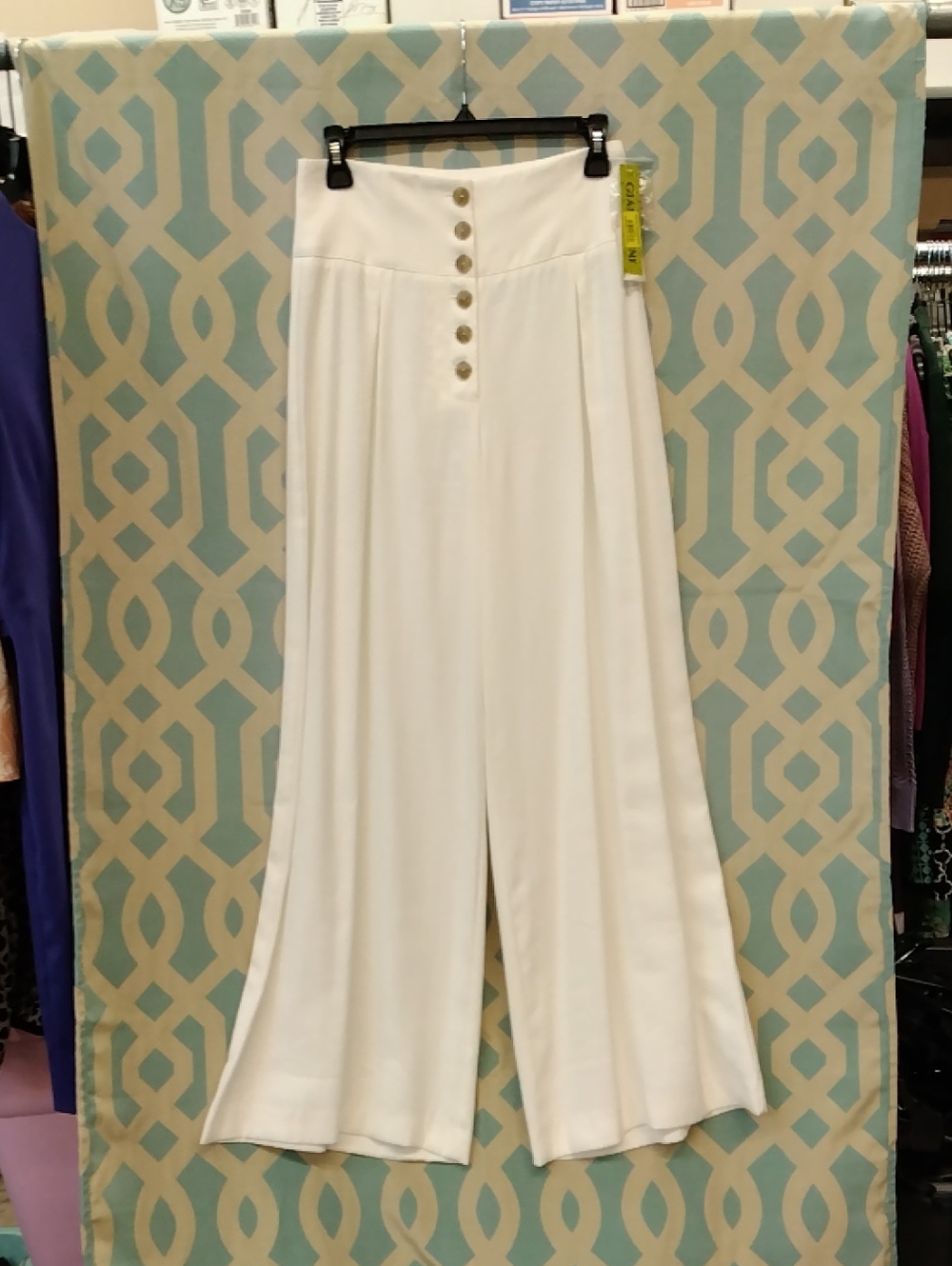 Gianni Bini White High-Waist Wide-Leg Button-Front Pants
